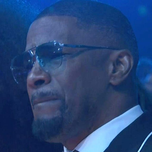 Jamie Foxx Breaks Down in Tears While Accepting BET Honor