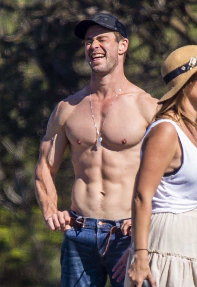 chris hemsworth shirtless in byron bay